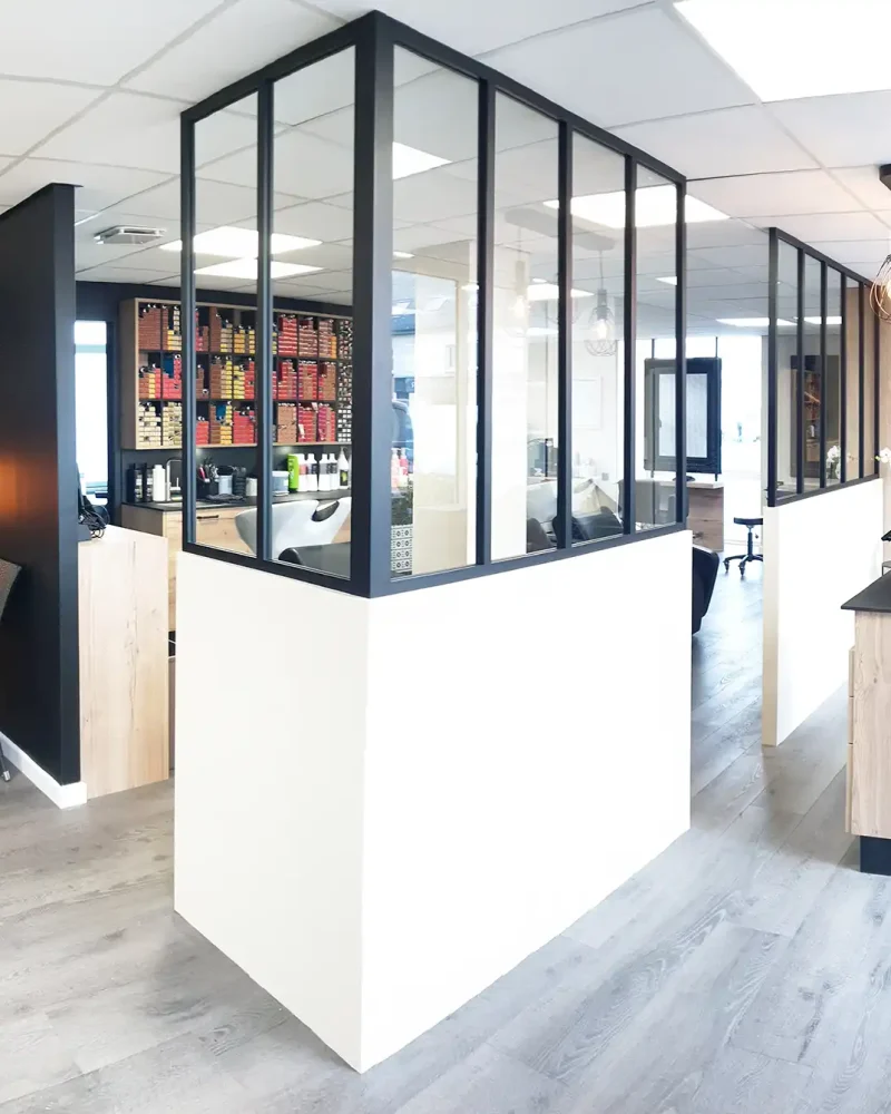 Agencement de magasin à Lesneven par Le Balcon agencement